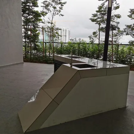 Horizon Suites Poolview Near Klia Sepang Exterior photo
